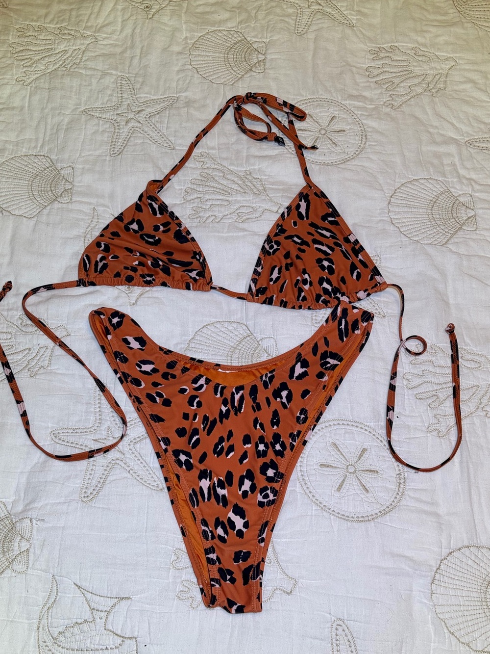 Like New Rust Leopard Print Slide Triangle Top & Very Cheeky Bottoms Bikini. Med
